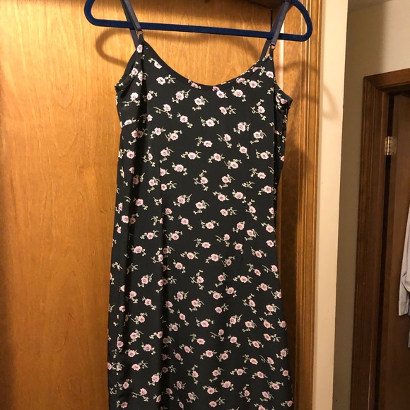 boutique europa Dresses & Skirts - BOUTIQUE EUROPA SHEATH DRESS SMALL